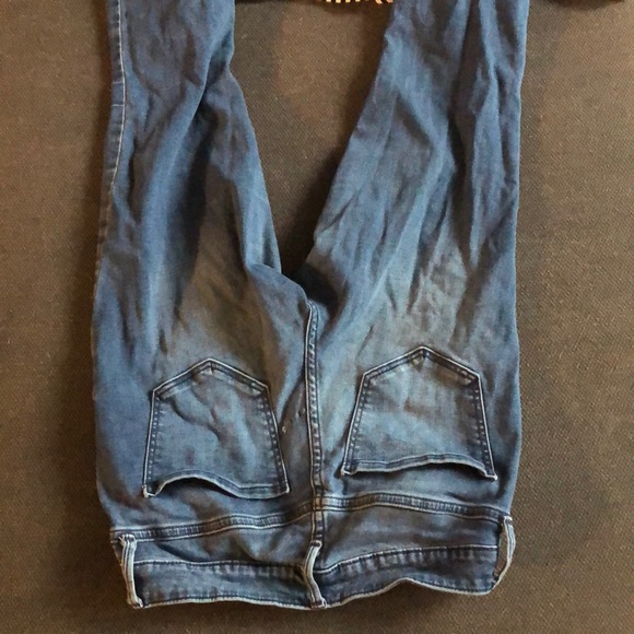 Old navy ripped jeans - Picture 3 of 3